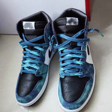 Load image into Gallery viewer, Exclusive "Tye-Die" LE Custom Shoelaces - SNEAKERHEADS CLOTHING LINE