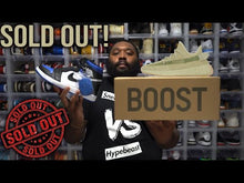 Load and play video in Gallery viewer, EXCLUSIVE SNEAKERHEAD vs HYPEBEAST LE Tshirt (Black/White)