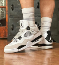 Load image into Gallery viewer, Exclusive &quot;Light Grey&quot; LE Shoelaces - SNEAKERHEADS CLOTHING LINE
